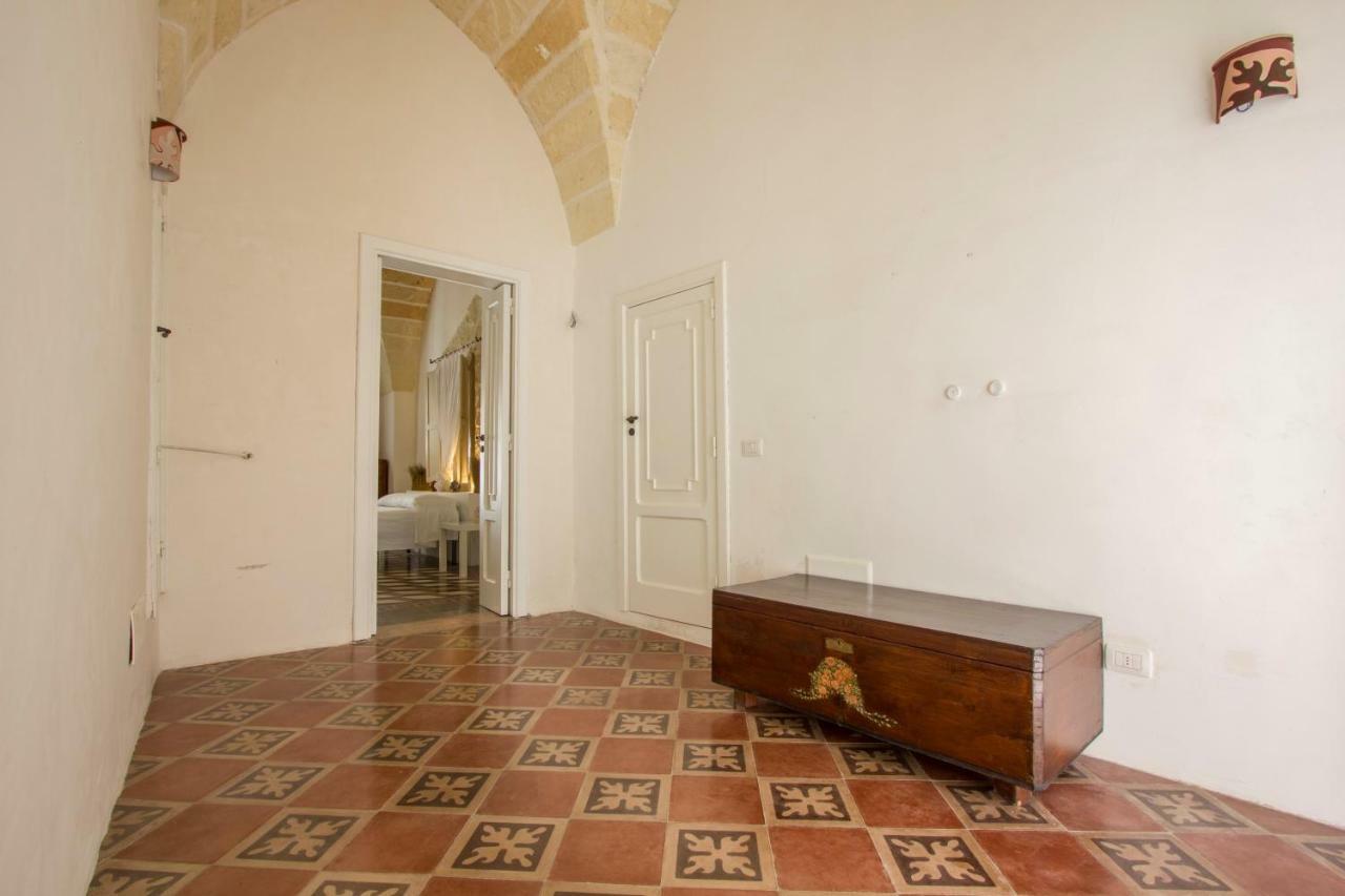 Explore The Historic City On Foot From An Old Town House Лечче Екстер'єр фото