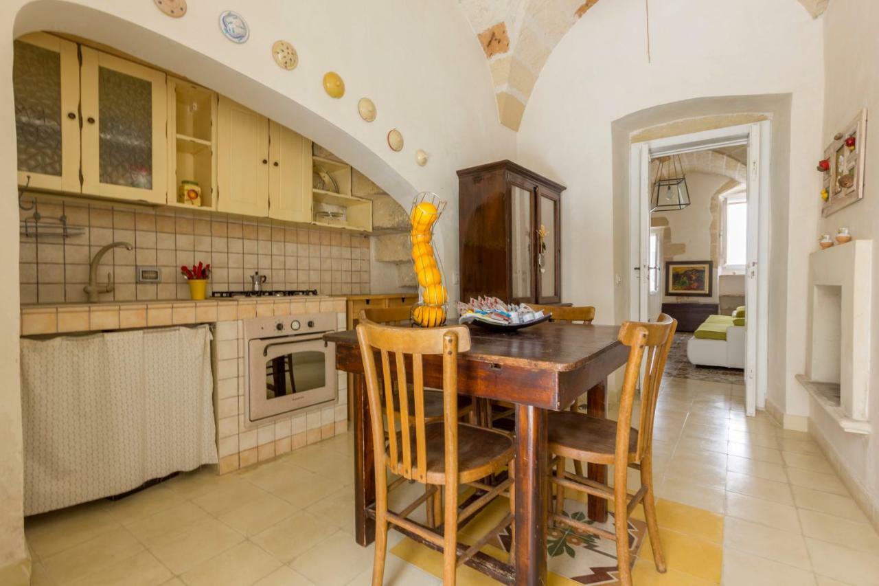 Explore The Historic City On Foot From An Old Town House Лечче Екстер'єр фото